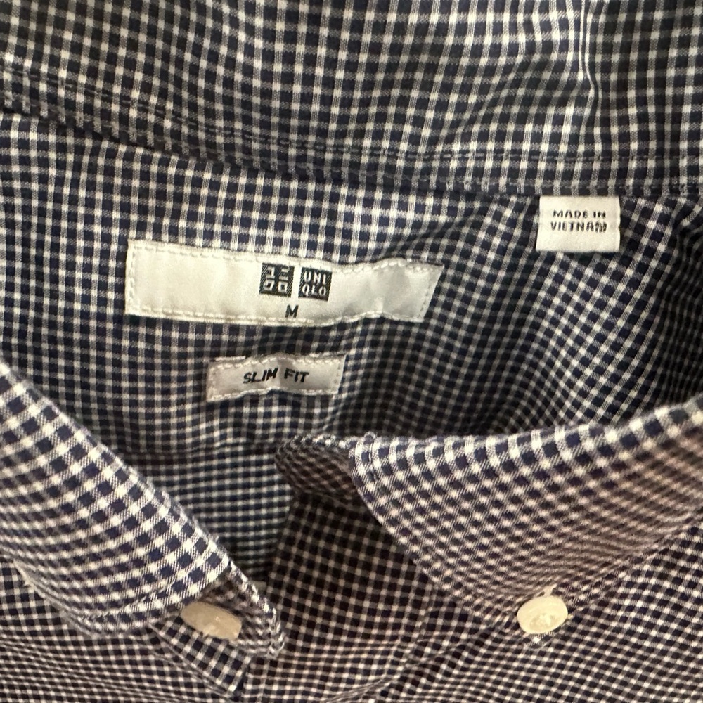 Uniqlo Slim Fit Button Down Shirt Lot of 2 Men’s Medium - Picture 3 of 4